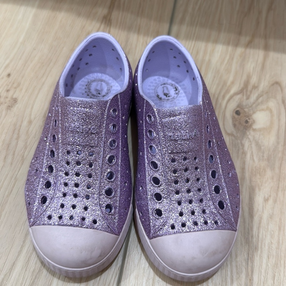 Natives sparkle size 9
